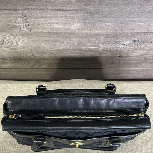 Coach Classic Hampton 11063 Signature Shoulder/satchel Bag - Picture 9 of 11